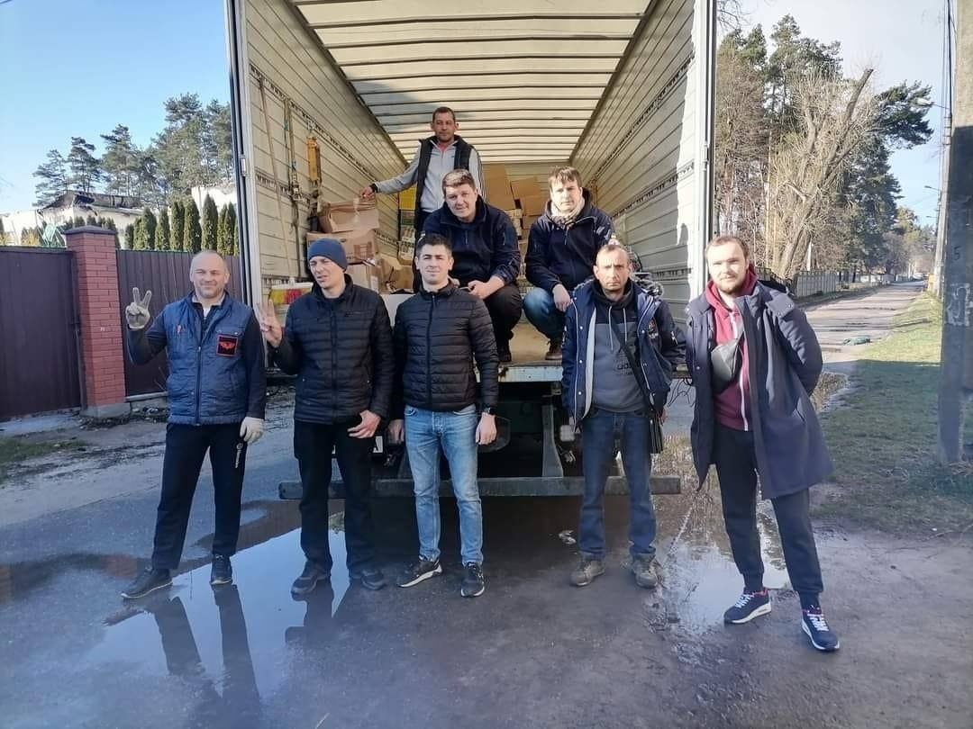 Почав волонтерство з перших днів війни