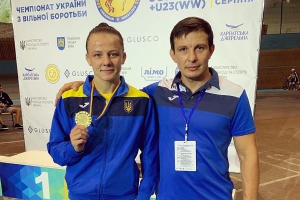 Ірина Коляденко з тренером Володимиром Яременком