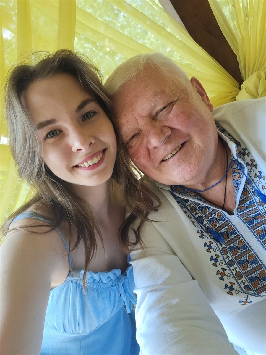 Іван Присяжний разом із дочкою