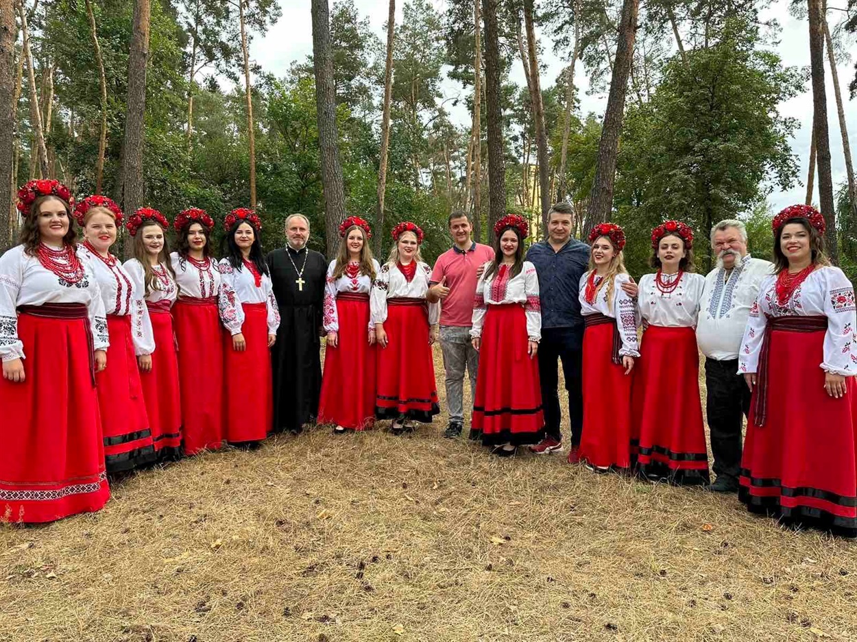 Виступ жіночого ансамблю