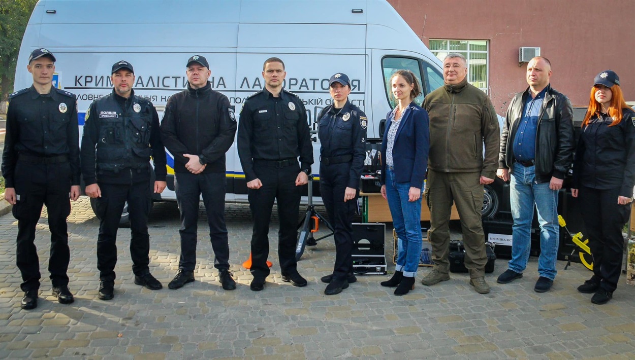 Працівники штабу документування воєнних злочинів у Гостомелі