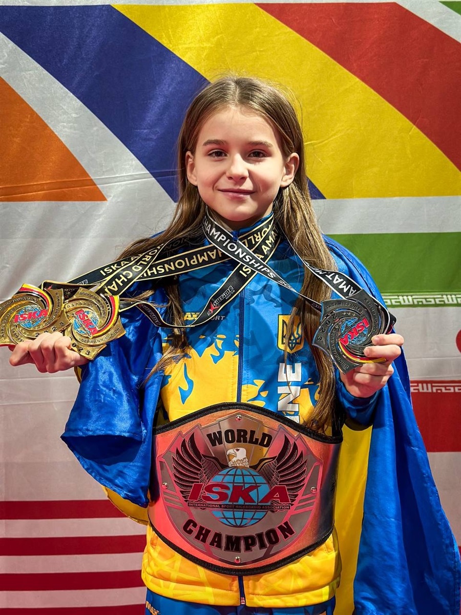 Олена Монастирьова