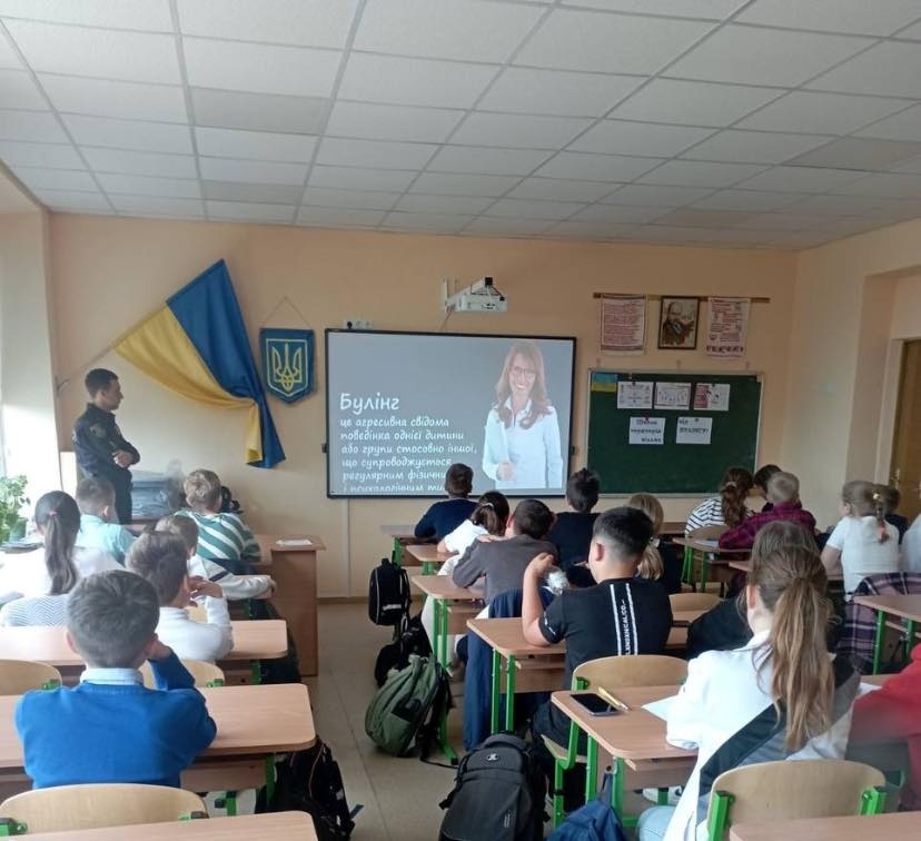 Поліція Київщини застерігає дітей від проявів булінгу
