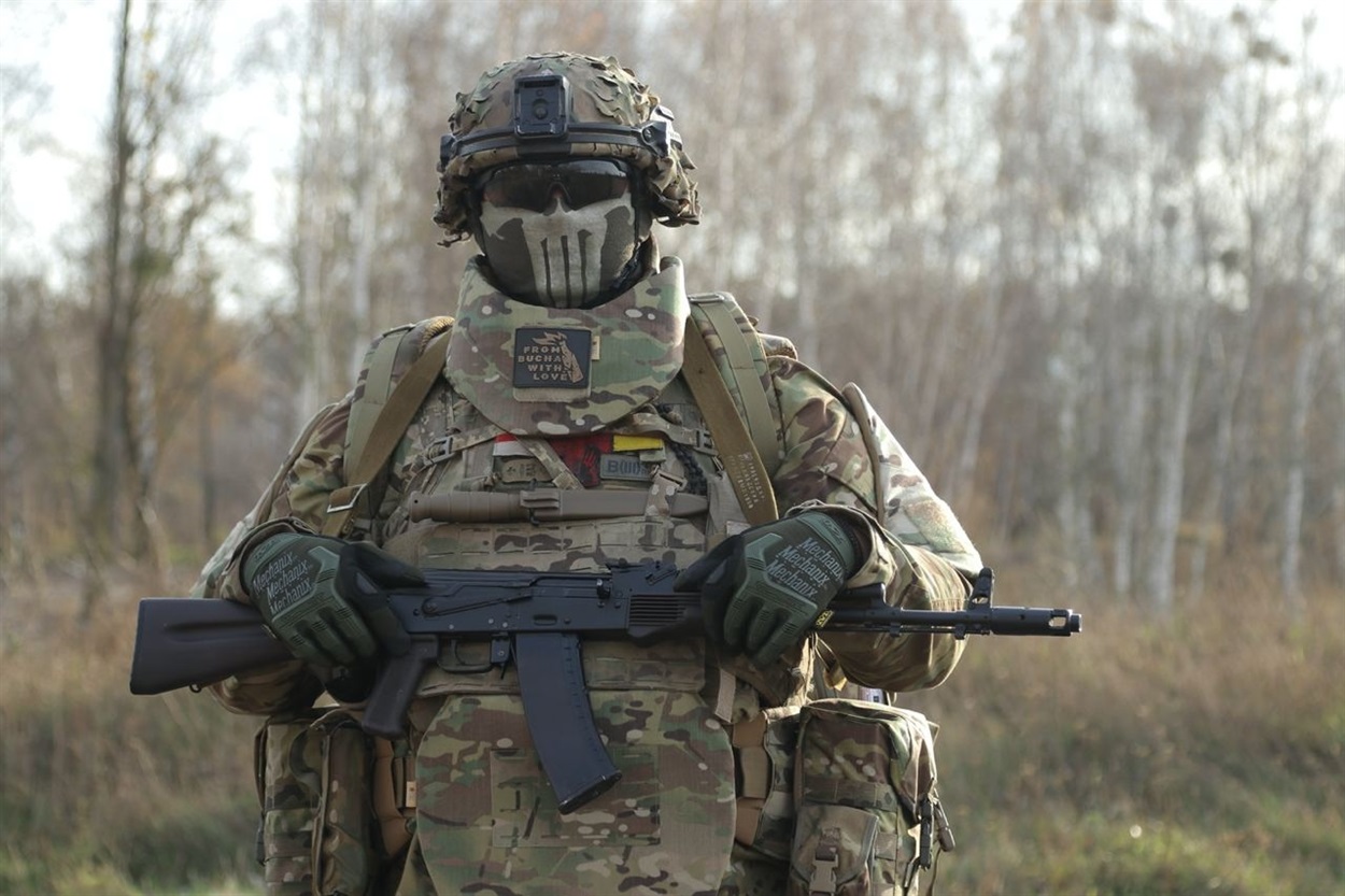 Штурмовик 3 ОШБр в повному екіпіруванні