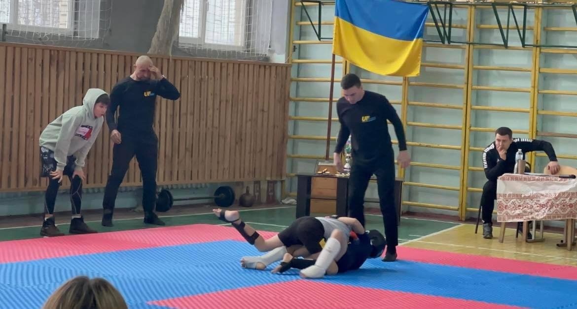 На турнірі зі змішаних бойових мистецтв об’єднувалися найспритніші та найсильніші бійці 