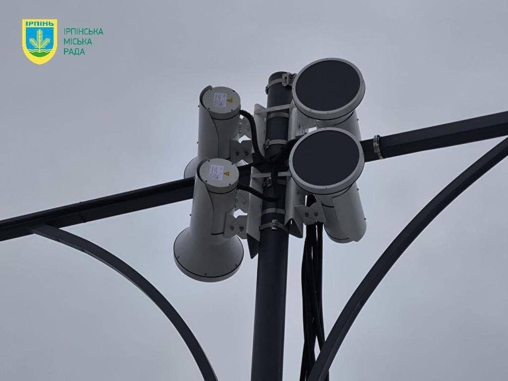 Швидкісний режим визначається за допомогою радара і відео потоку