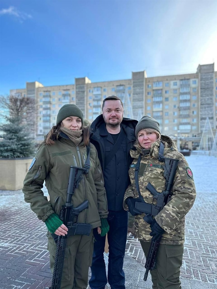 Жінки які були в окупації також отримали зброю