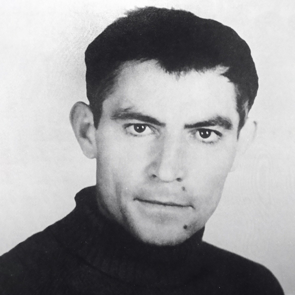 Василь Стус — український поет-шістдесятник, перекладач, публіцист, прозаїк, літературознавець.