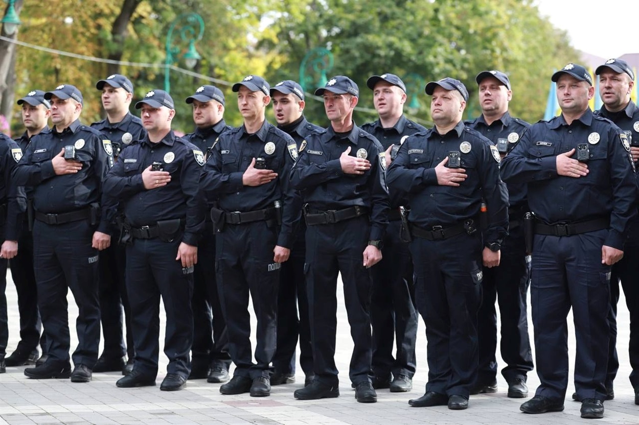 Поліцейські офіцери громад 