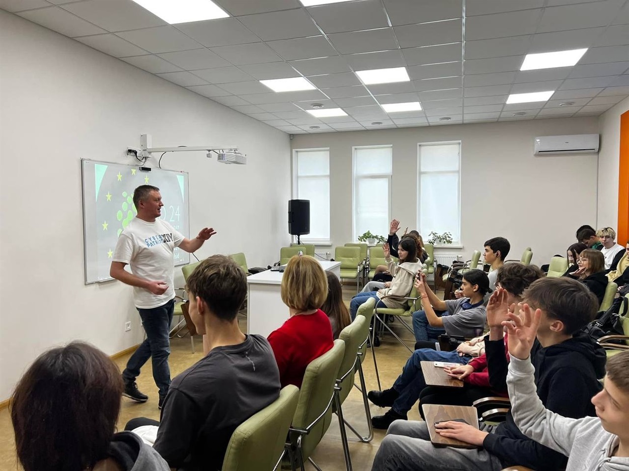 В ліцеї проходить курс з навчання ШІ