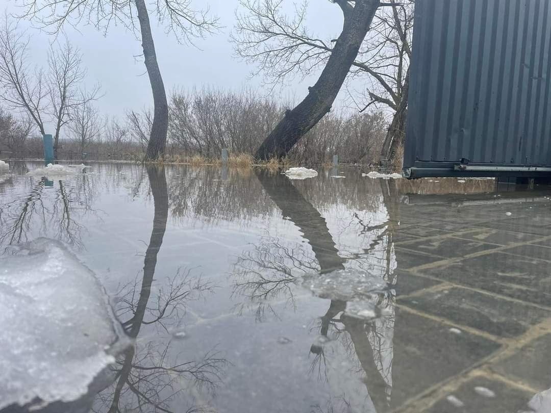 Вода піднімається до критичної позначки