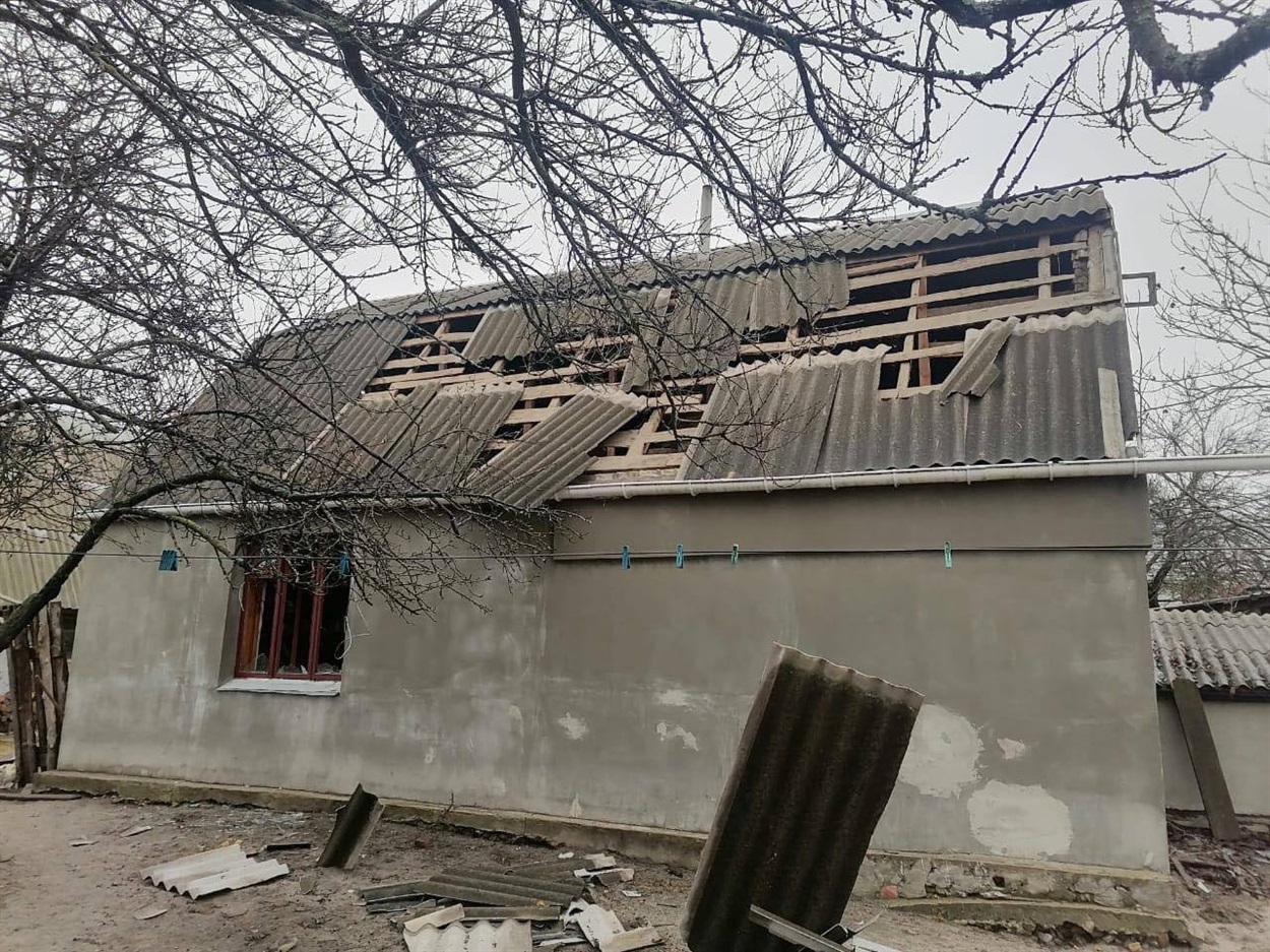 Уламки ракети зруйнували покрівлю будинку