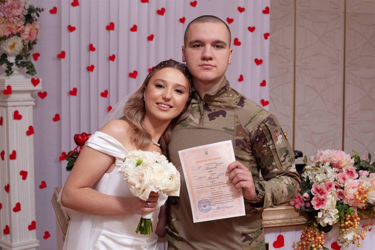 Воєнний стан є підставою для скорочення терміну між поданням заяви та реєстрацією шлюбу – до 1 дня