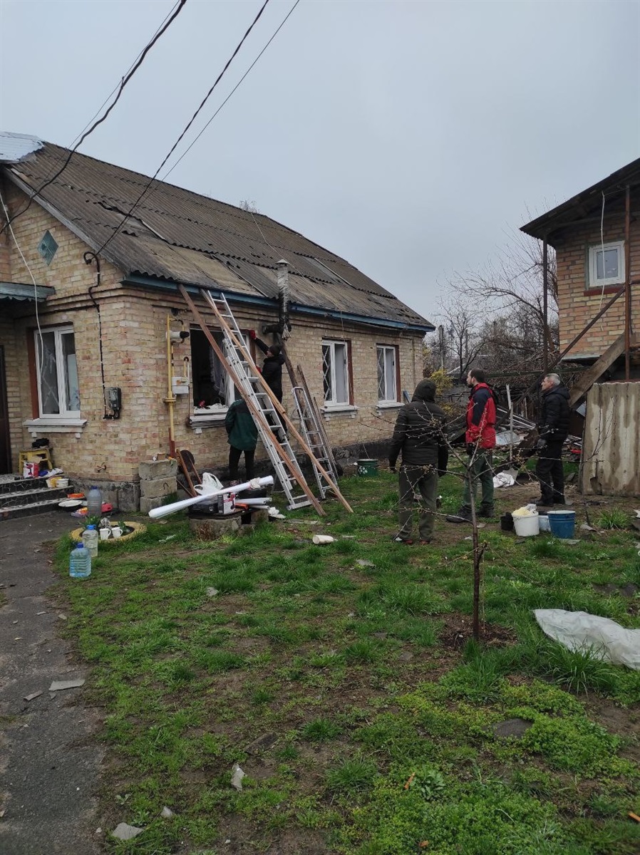 Відбудова оселі Титових