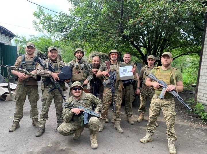 Артем Атаманчук разом із побратимами