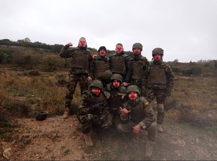 Артем Атаманчук разом із побратимами