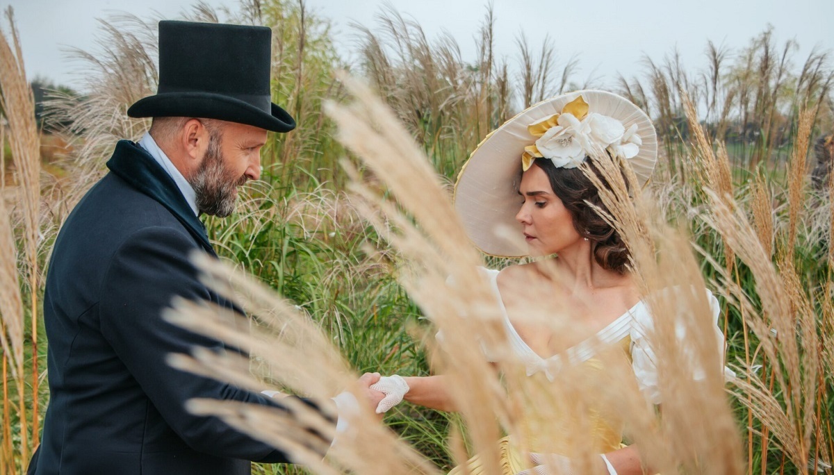 Актори Олександр Кобзар і Олена Лавренюк у 2 сезоні «Кави з кардамоном» 